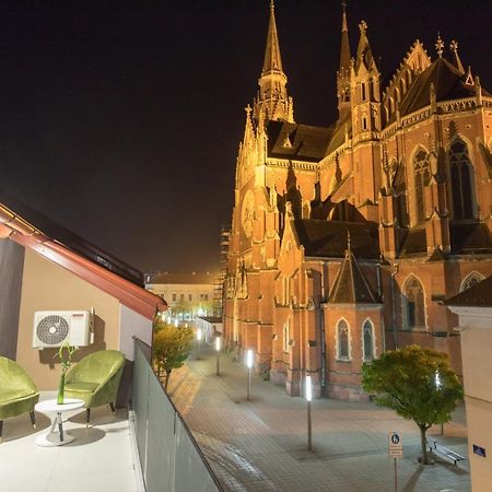 Apartmani I Sobe Pejacevic Osijek Ngoại thất bức ảnh
