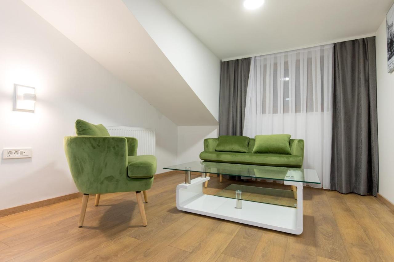 Apartmani I Sobe Pejacevic Osijek Ngoại thất bức ảnh
