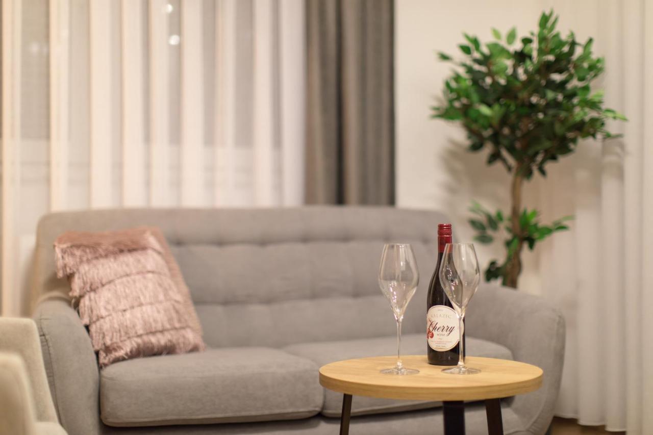 Apartmani I Sobe Pejacevic Osijek Ngoại thất bức ảnh