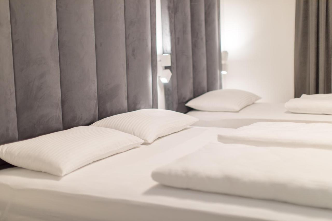 Apartmani I Sobe Pejacevic Osijek Ngoại thất bức ảnh