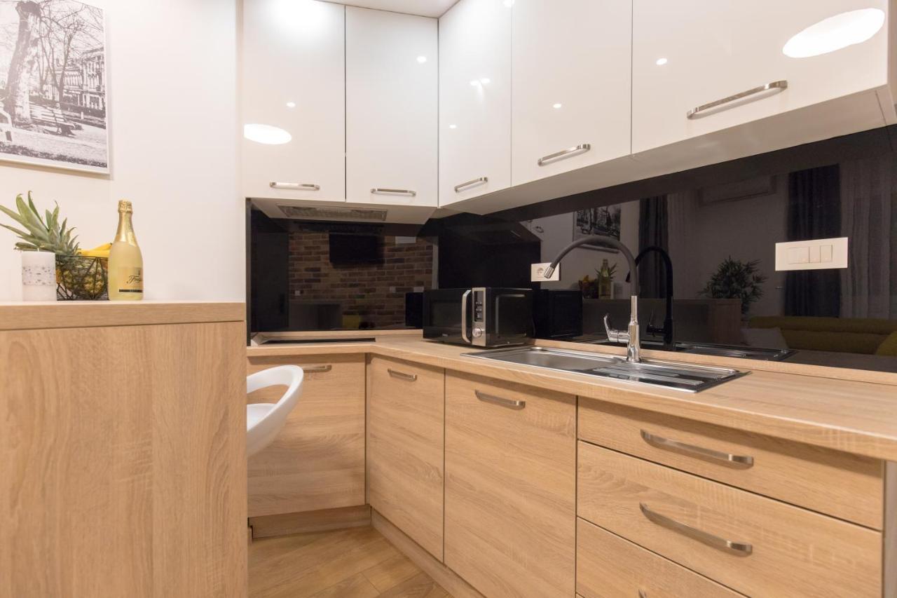 Apartmani I Sobe Pejacevic Osijek Ngoại thất bức ảnh