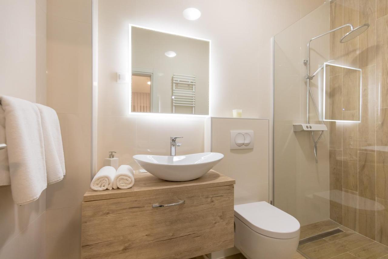 Apartmani I Sobe Pejacevic Osijek Ngoại thất bức ảnh