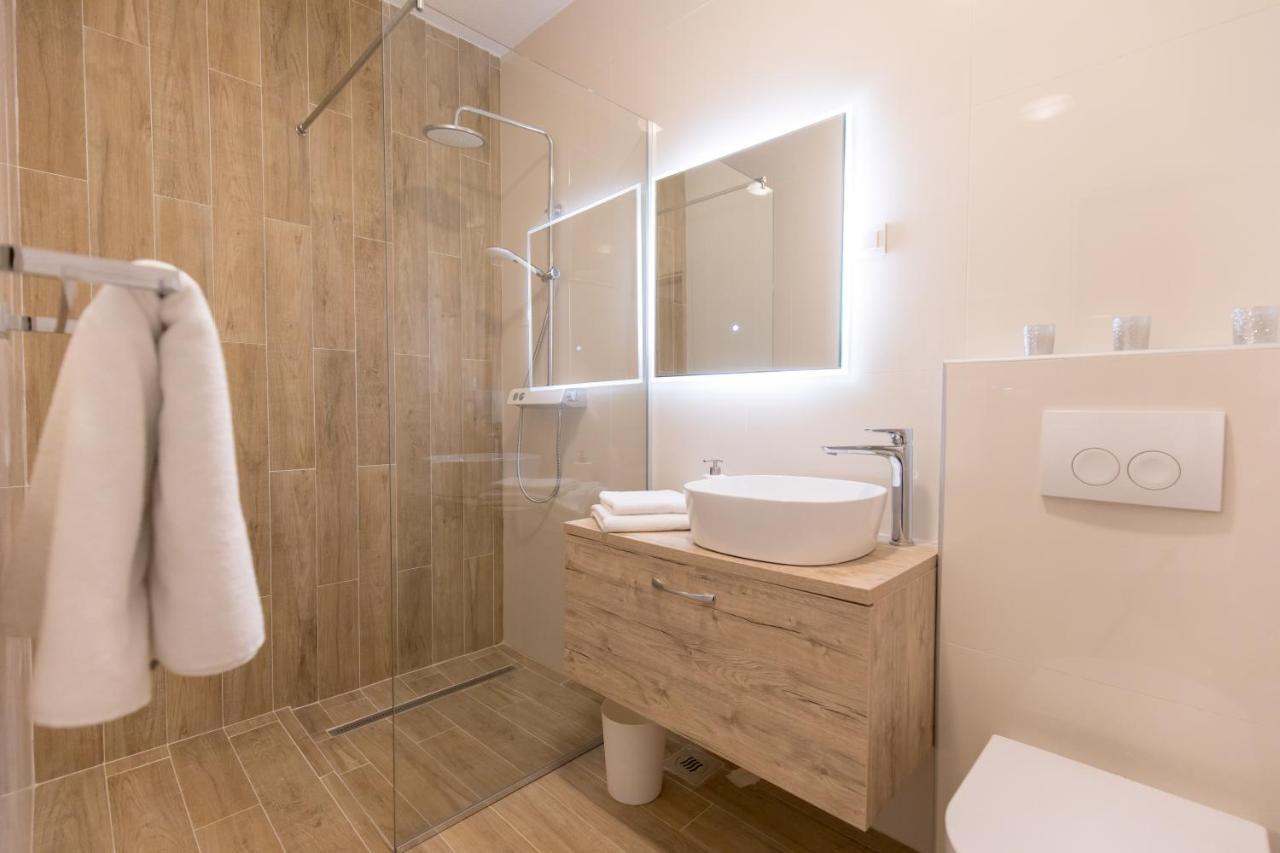 Apartmani I Sobe Pejacevic Osijek Ngoại thất bức ảnh