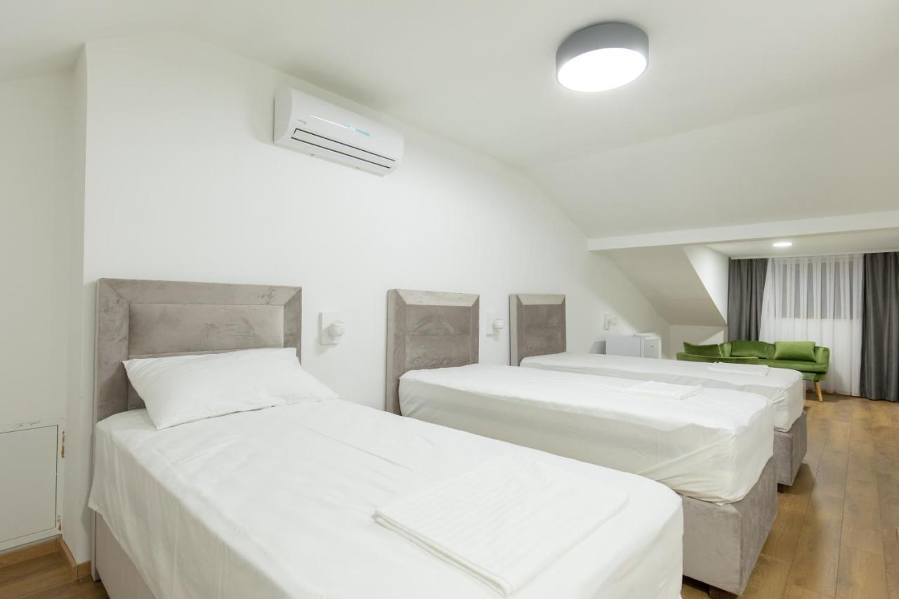 Apartmani I Sobe Pejacevic Osijek Ngoại thất bức ảnh