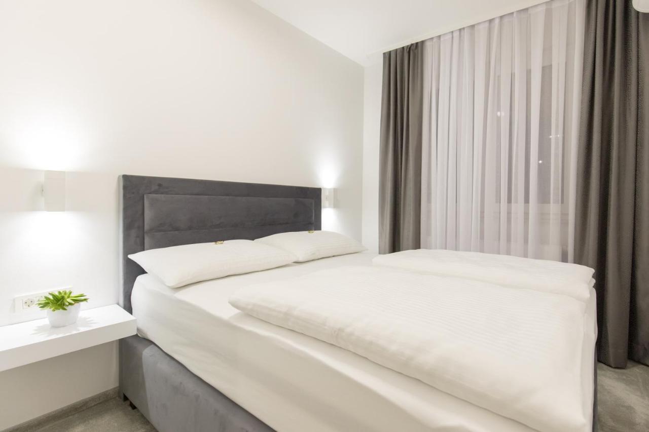 Apartmani I Sobe Pejacevic Osijek Ngoại thất bức ảnh