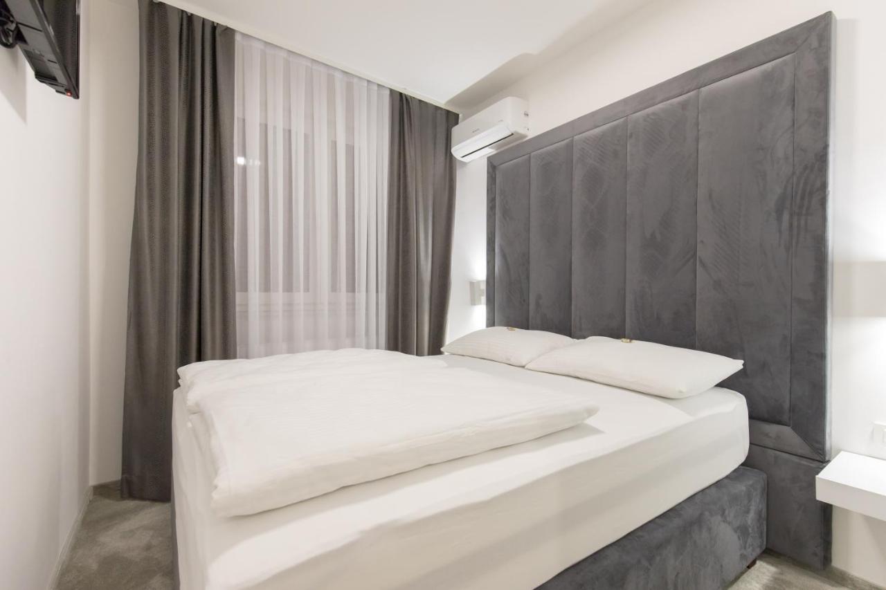 Apartmani I Sobe Pejacevic Osijek Ngoại thất bức ảnh